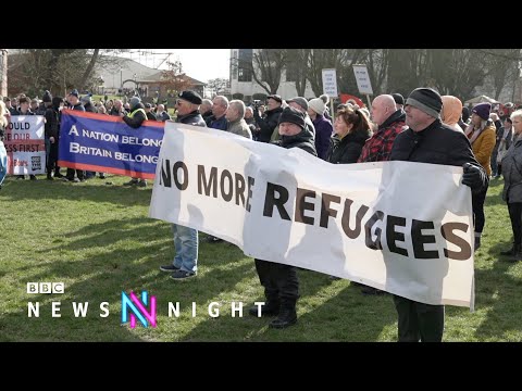 Far-right nationalists protest against housing refugees in Skegness hotels – BBC Newsnight