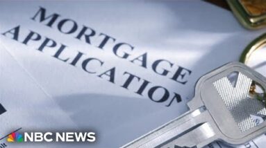 Applications to refinance dwelling loans soar as mortgage rates drop